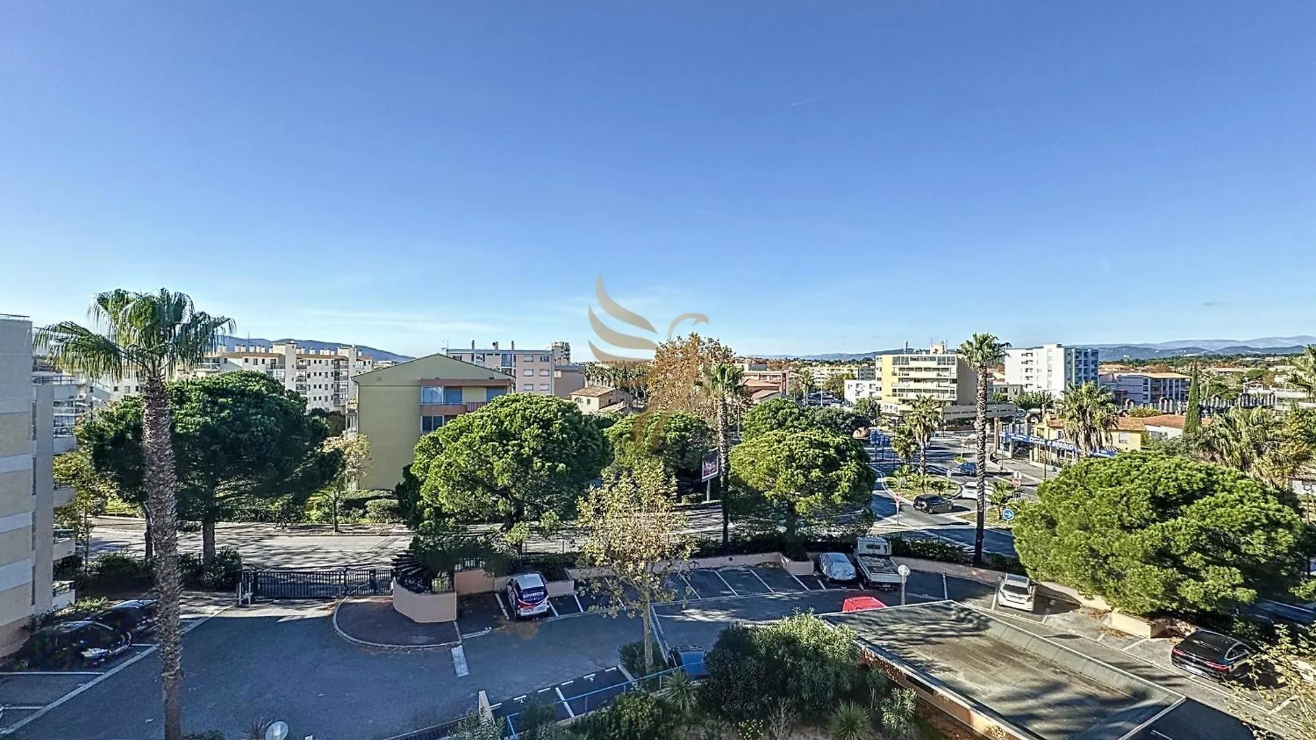 Appart 4 Pers - L'Echapee D'Ipanema, Classe 2 Etoiles - Terrasse, Garage, Piscine, 750 M Plage - Capitalchic Services Frejus Apartment