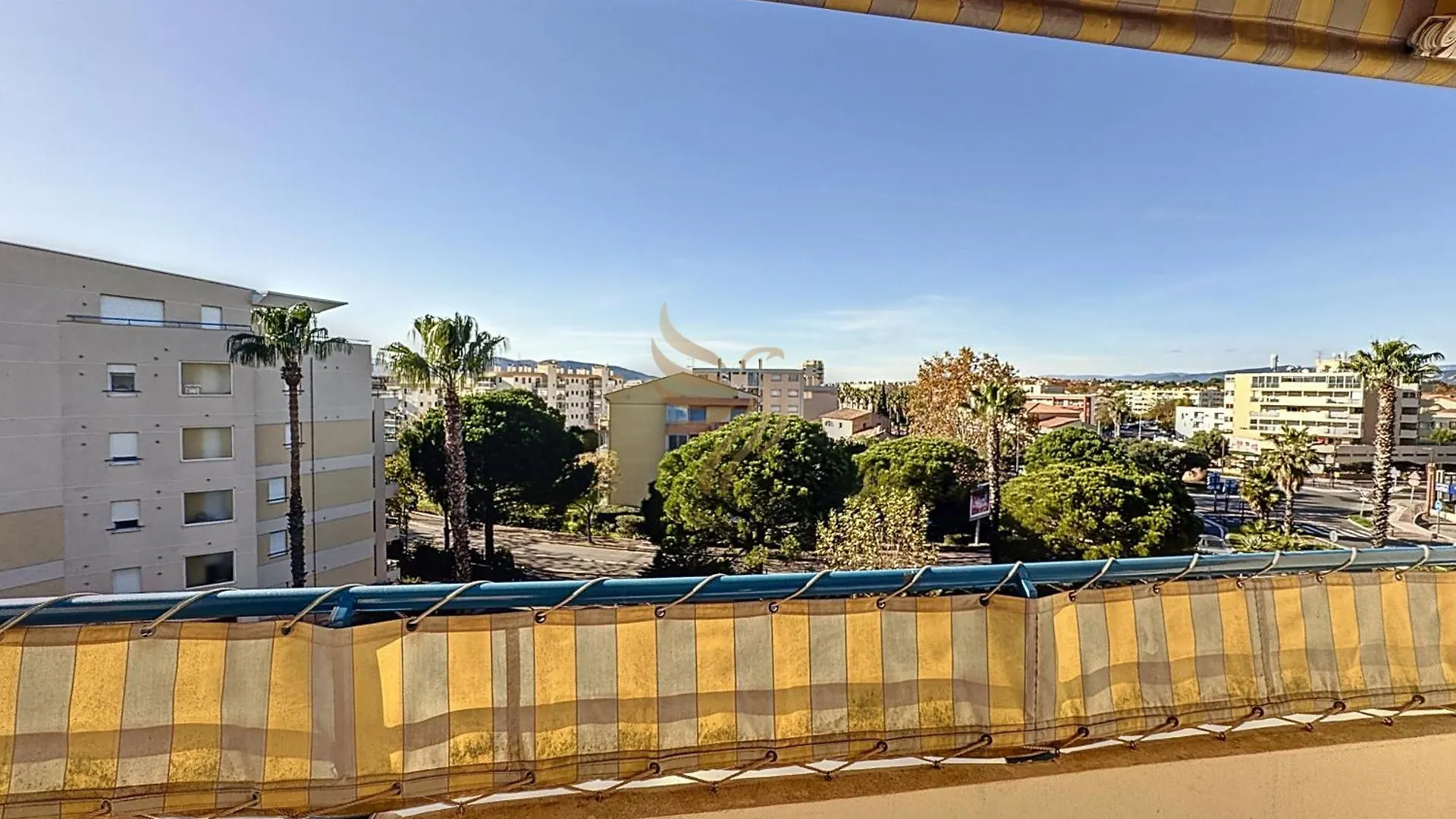 Appart 4 Pers - L'Echapee D'Ipanema, Classe 2 Etoiles - Terrasse, Garage, Piscine, 750 M Plage - Capitalchic Services Frejus France
