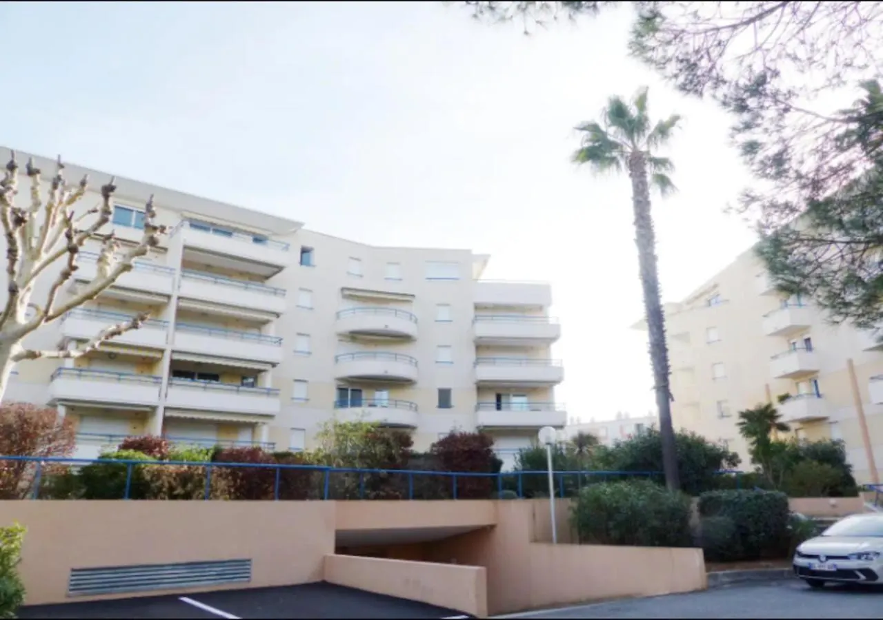 아파트 Appart 4 Pers - L'Echapee D'Ipanema, Classe 2 Etoiles - Terrasse, Garage, Piscine, 750 M Plage - Capitalchic Services Fréjus