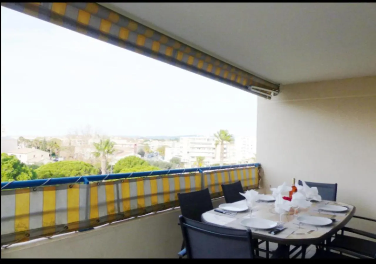 Appart 4 Pers - L'Echapee D'Ipanema, Classe 2 Etoiles - Terrasse, Garage, Piscine, 750 M Plage - Capitalchic Services Frejus 0*,  France